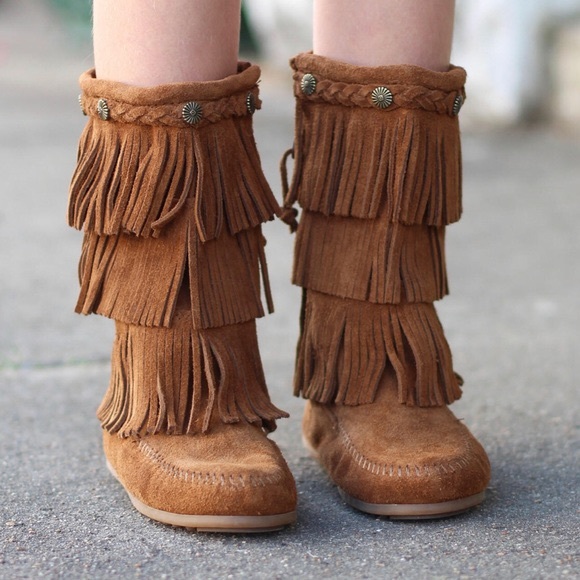 minetonka || Suede Fringe Kids Boots - Picture 1 of 11